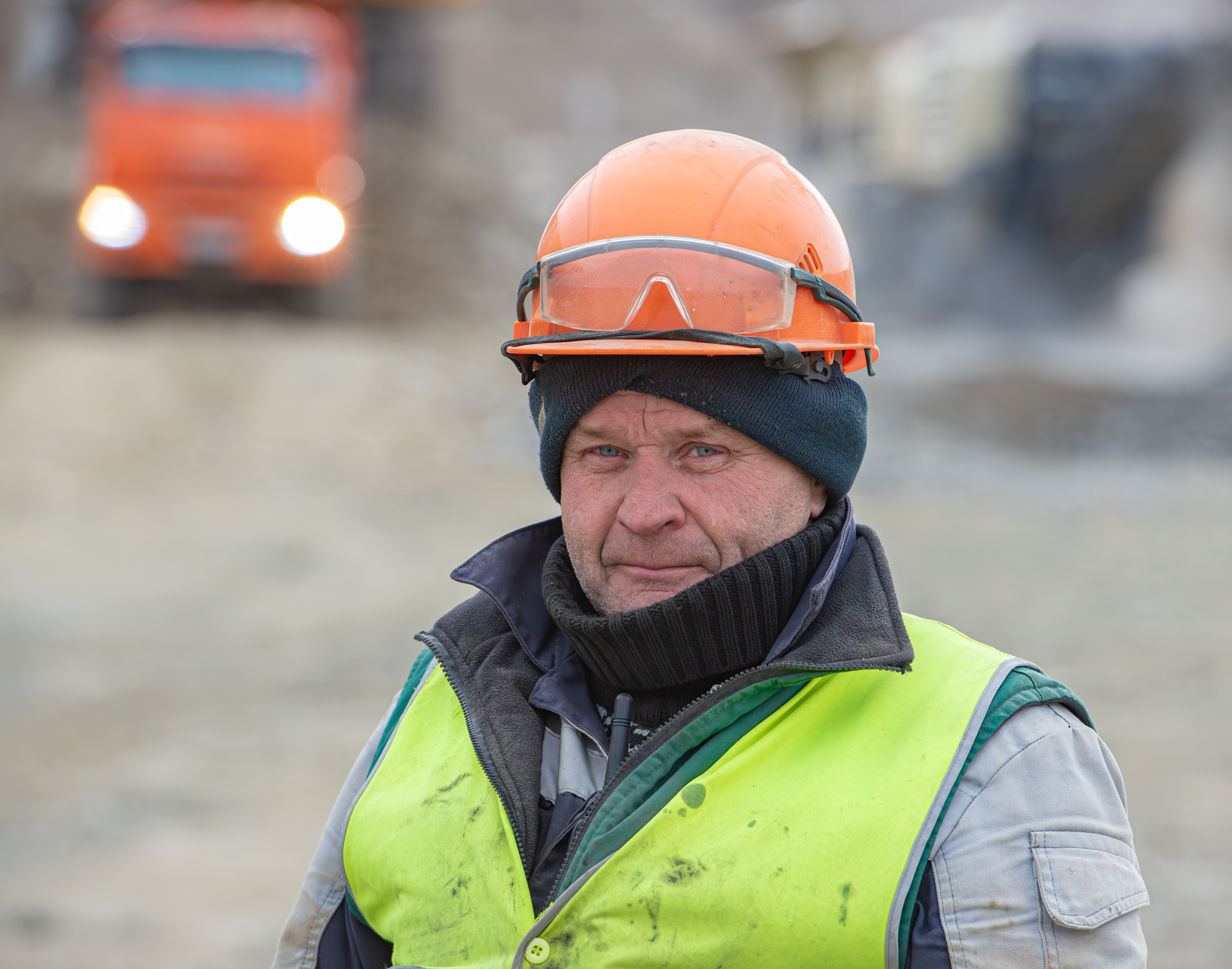 Придерживаемся высоких стандартов профессионализма, стремясь к постоянному улучшению навыков и знаний всех сотрудников компании.